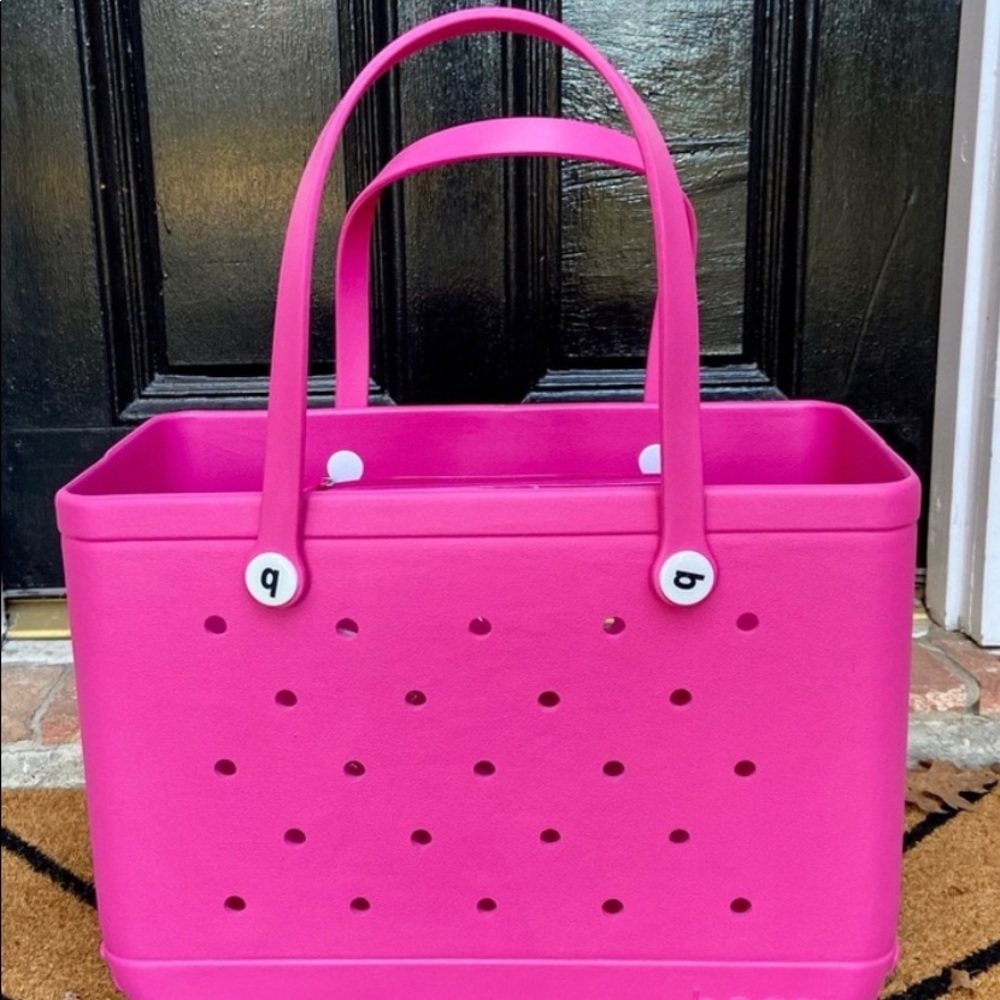 New Bogg Bag OG. Large size. Perfect for the beach, lake or travel. Haute Pink.